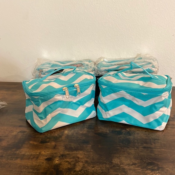 NEW Chevron Patterned Cosmetic Case * CAN BE PERSONALIZED - Picture 1 of 4